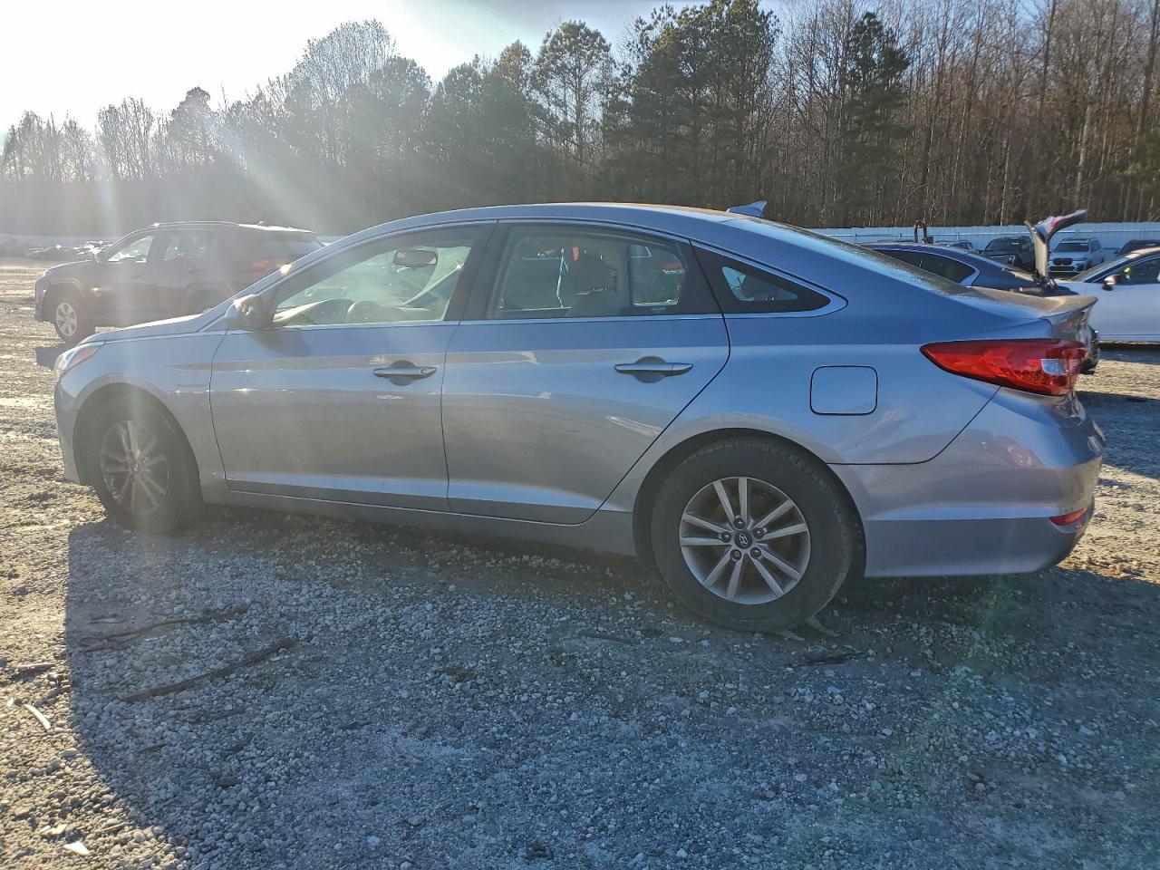 2017 HYUNDAI SONATA SE photo 2