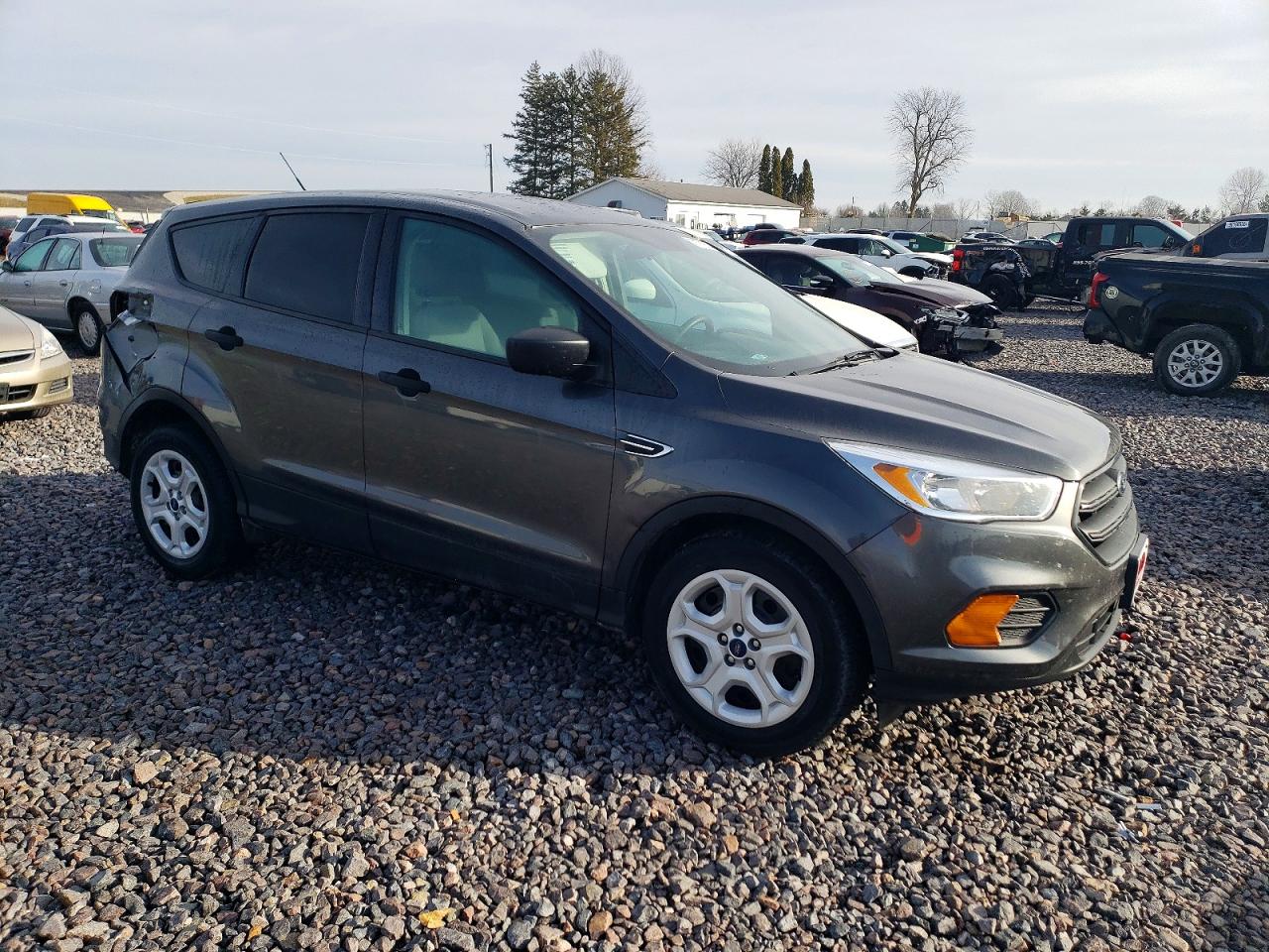 2017 FORD ESCAPE S photo 4