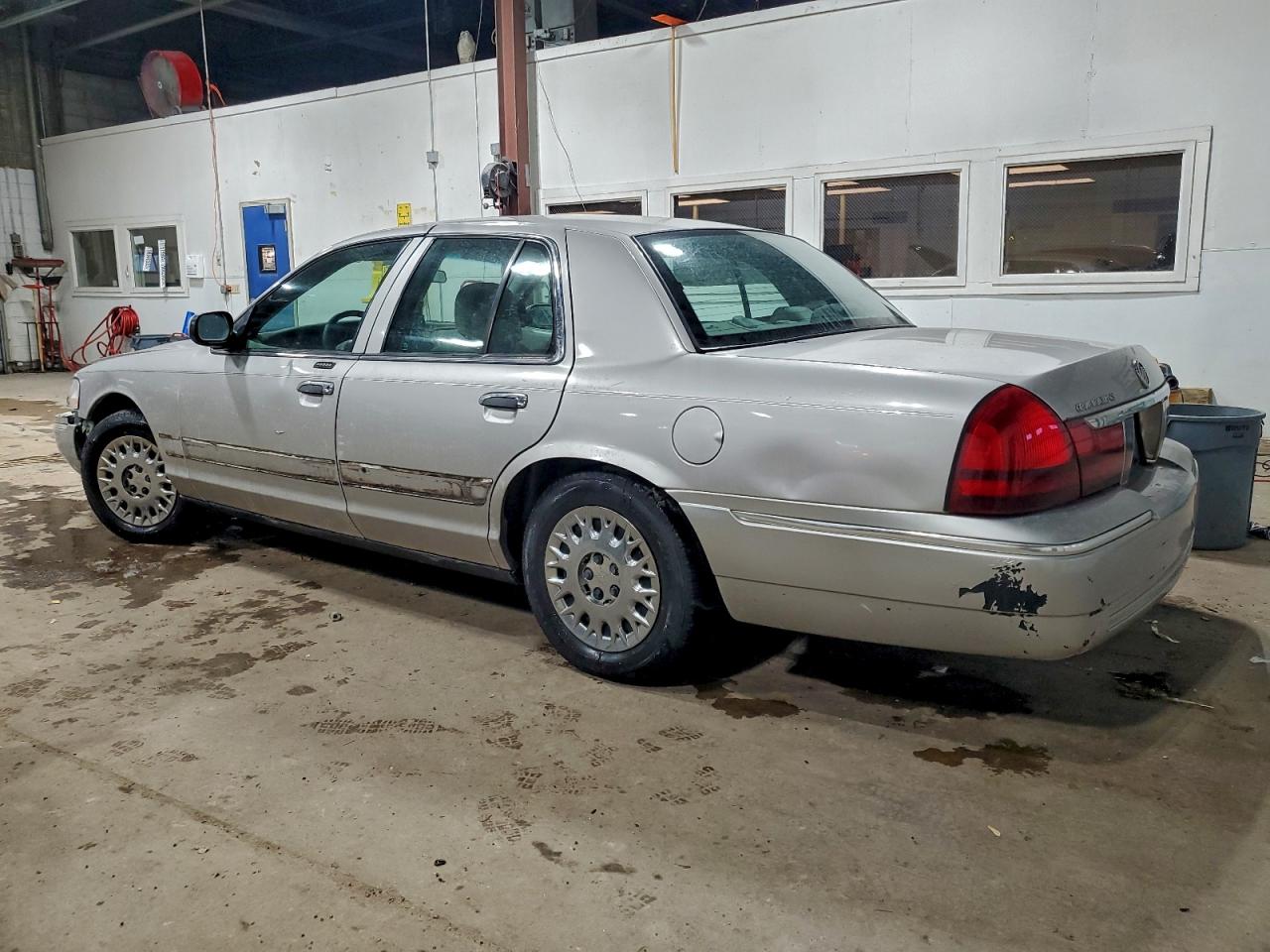 2003 MERCURY GRAND MARQUIS GS photo 2