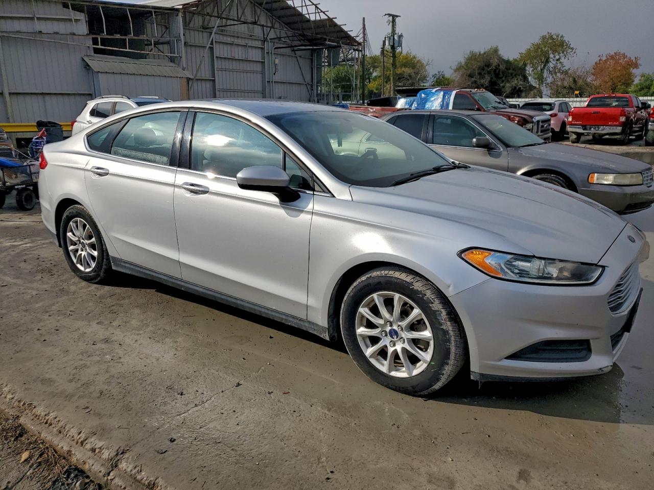 2016 FORD FUSION S photo 4