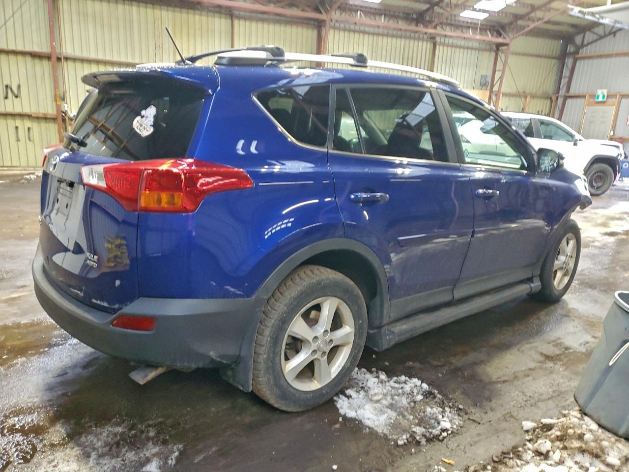 2014 TOYOTA RAV4 XLE photo 3
