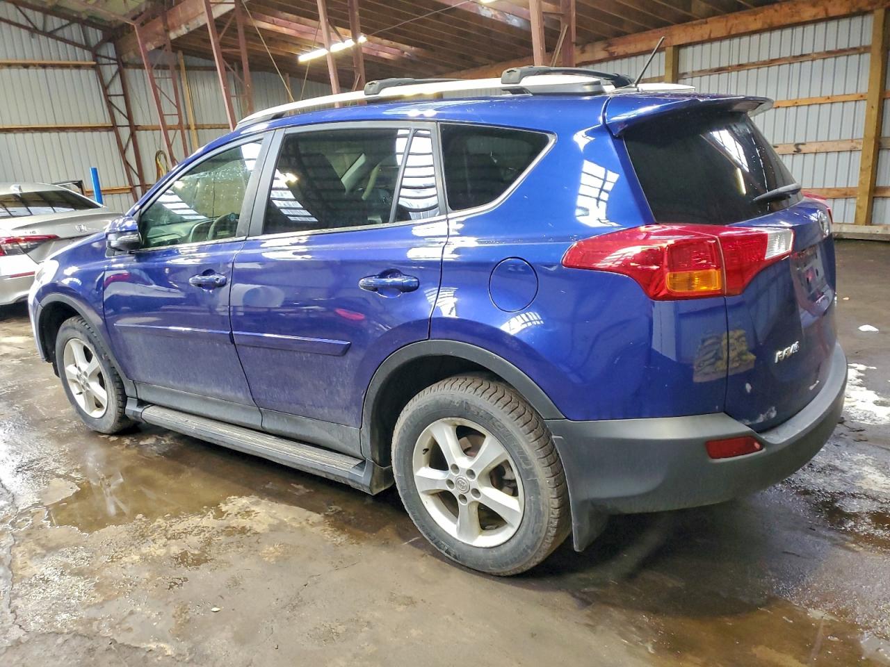 2014 TOYOTA RAV4 XLE photo 2