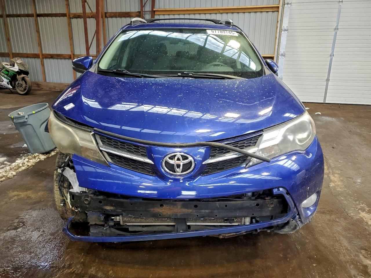 2014 TOYOTA RAV4 XLE photo 5