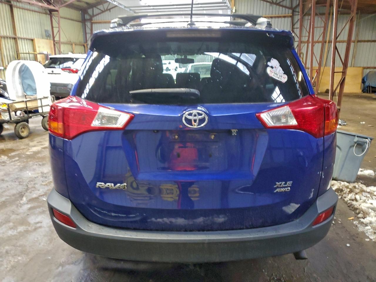2014 TOYOTA RAV4 XLE photo 6