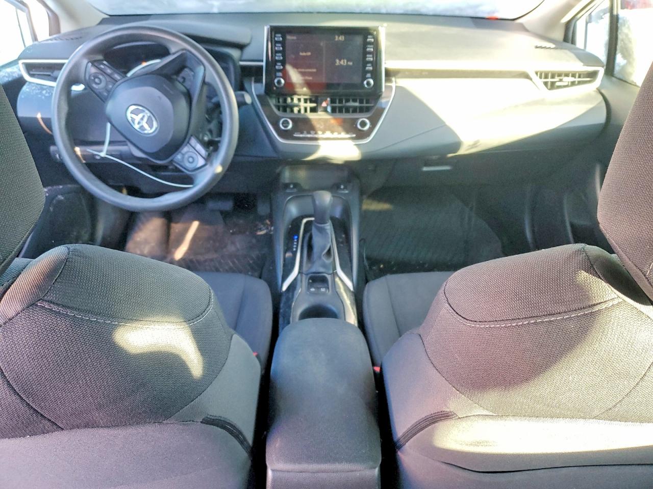 2020 TOYOTA COROLLA LE photo 8