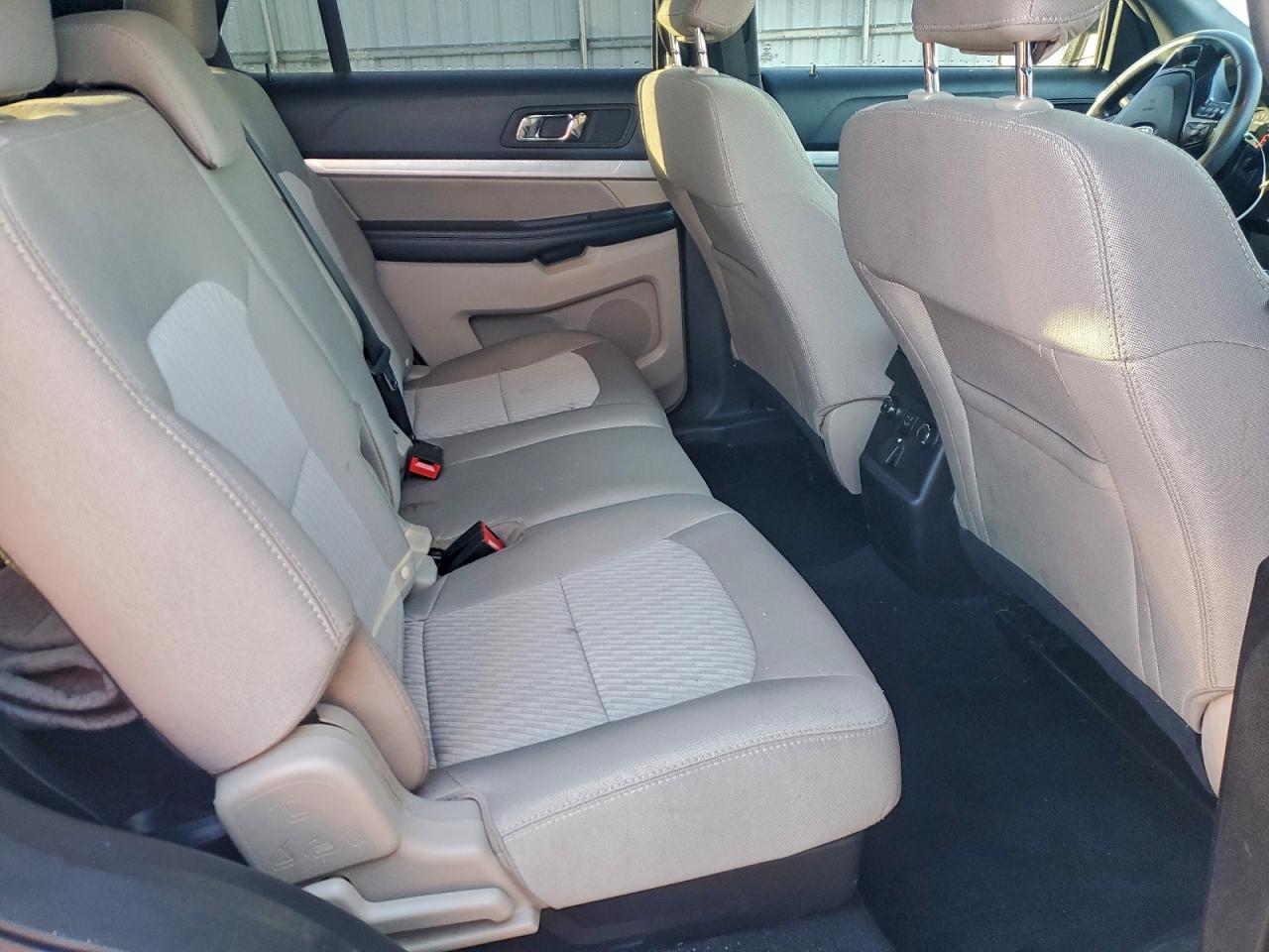 2019 FORD EXPLORER photo 11