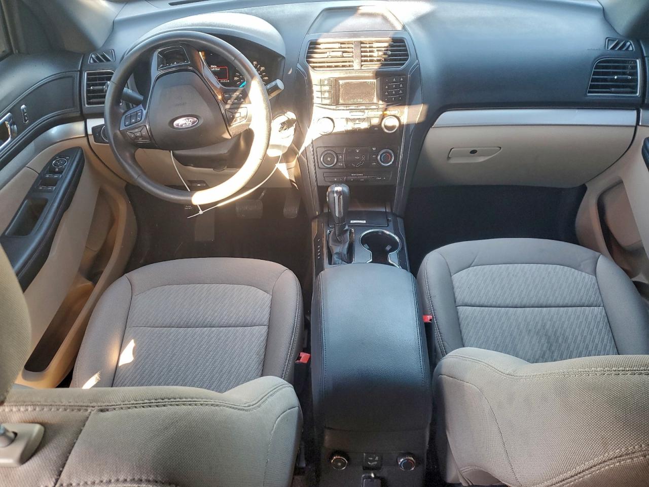 2019 FORD EXPLORER photo 8