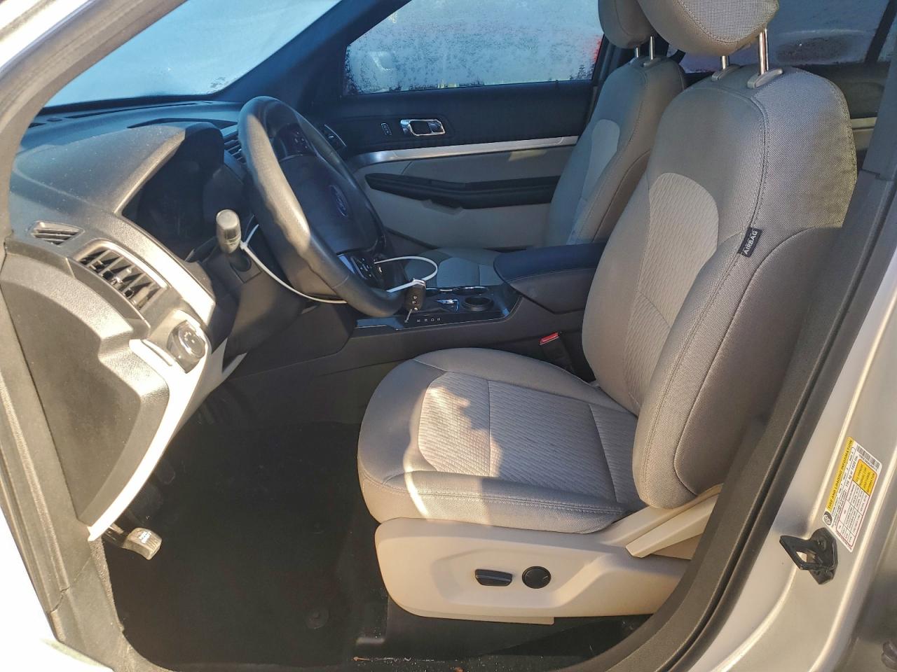 2019 FORD EXPLORER photo 7