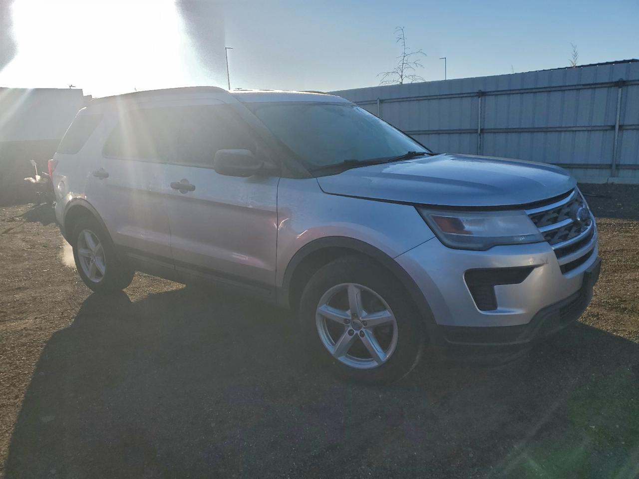 2019 FORD EXPLORER photo 4