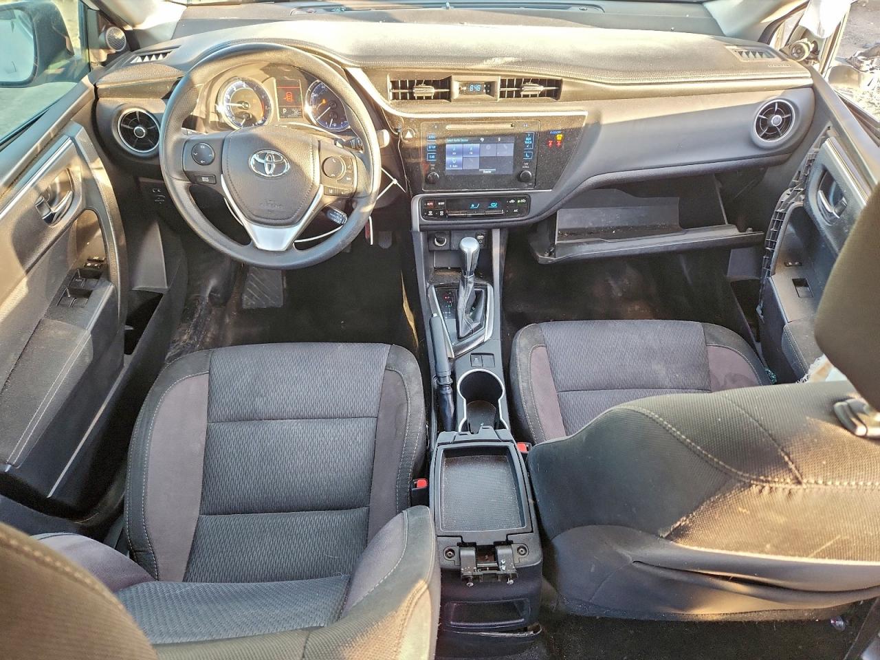 2018 TOYOTA COROLLA L photo 8