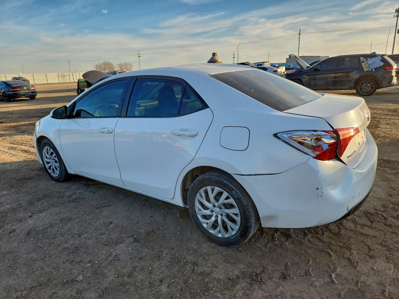 2018 TOYOTA COROLLA L photo 2