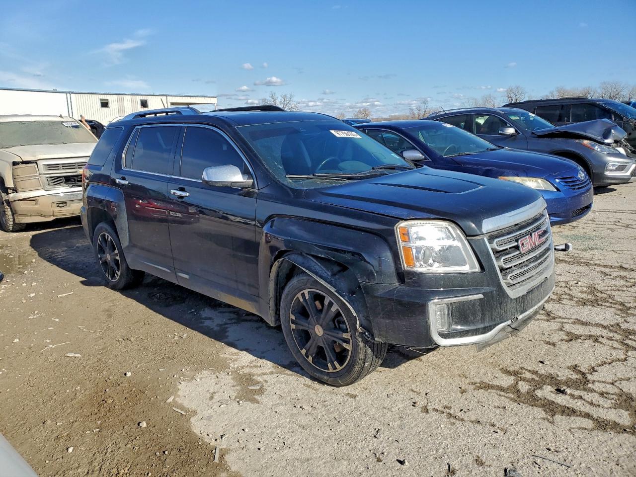 2017 GMC TERRAIN SLT photo 4