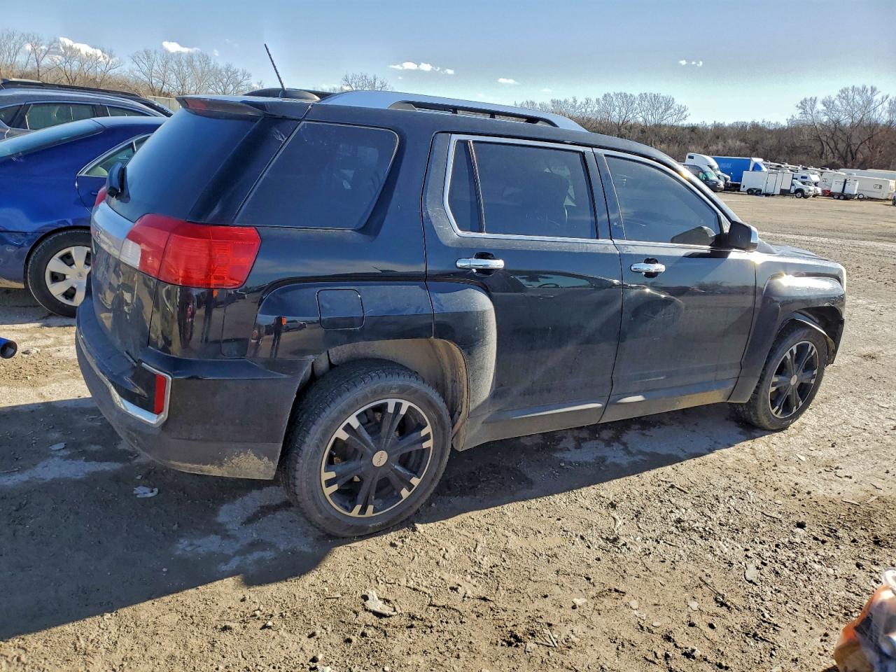 2017 GMC TERRAIN SLT photo 3