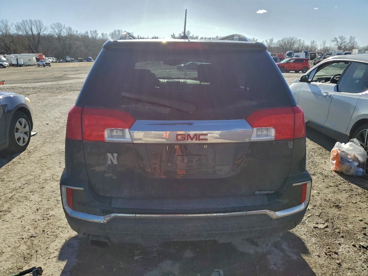 2017 GMC TERRAIN SLT photo 6