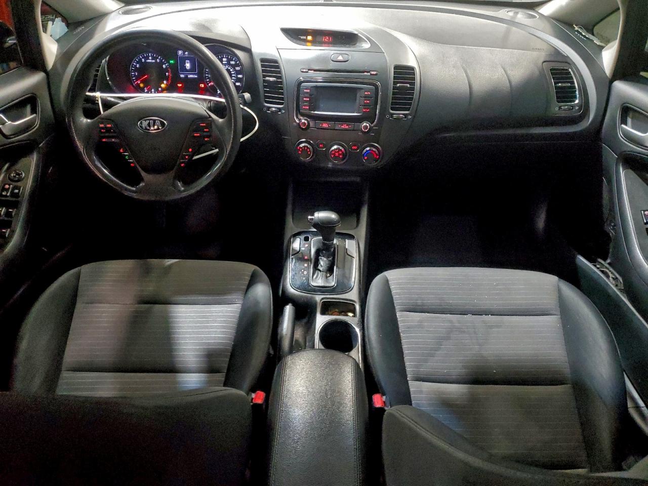 2017 KIA FORTE LX photo 8