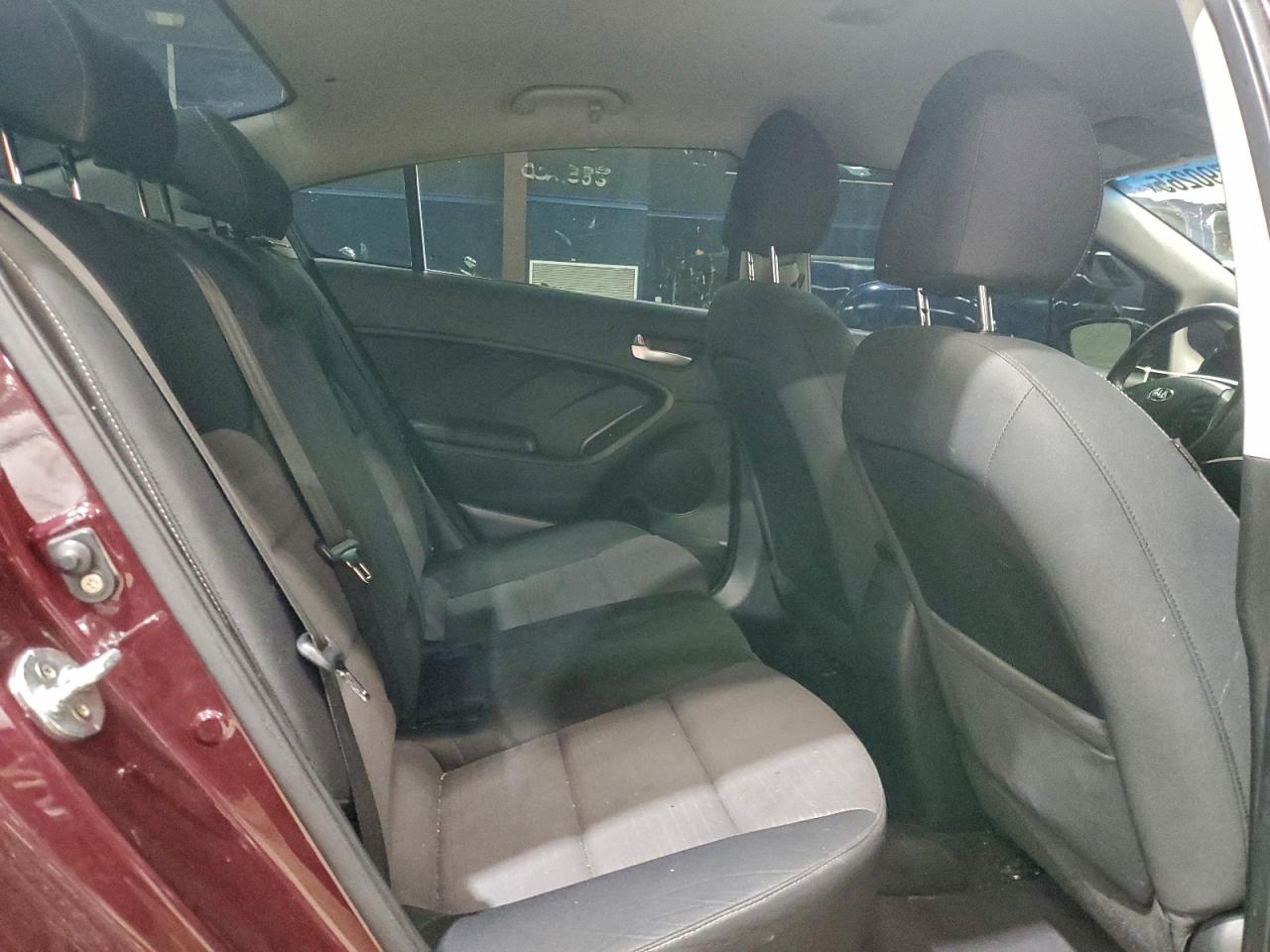 2017 KIA FORTE LX photo 10