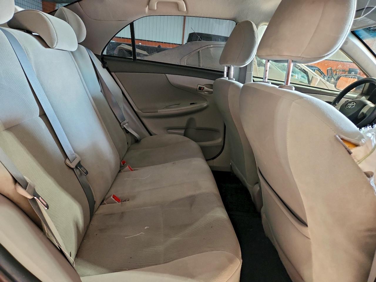 2013 TOYOTA COROLLA BASE photo 19