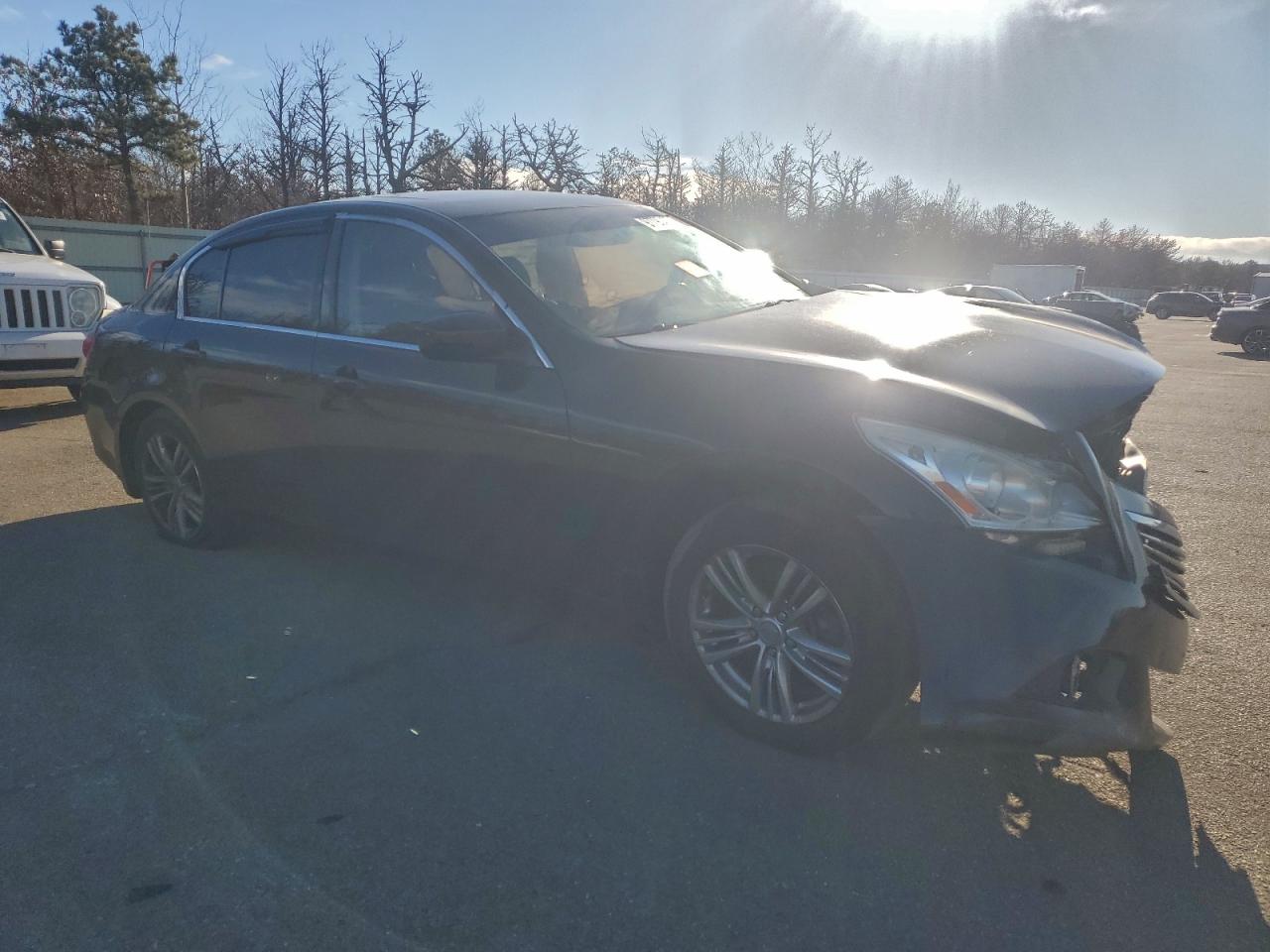 2013 INFINITI G37 photo 4