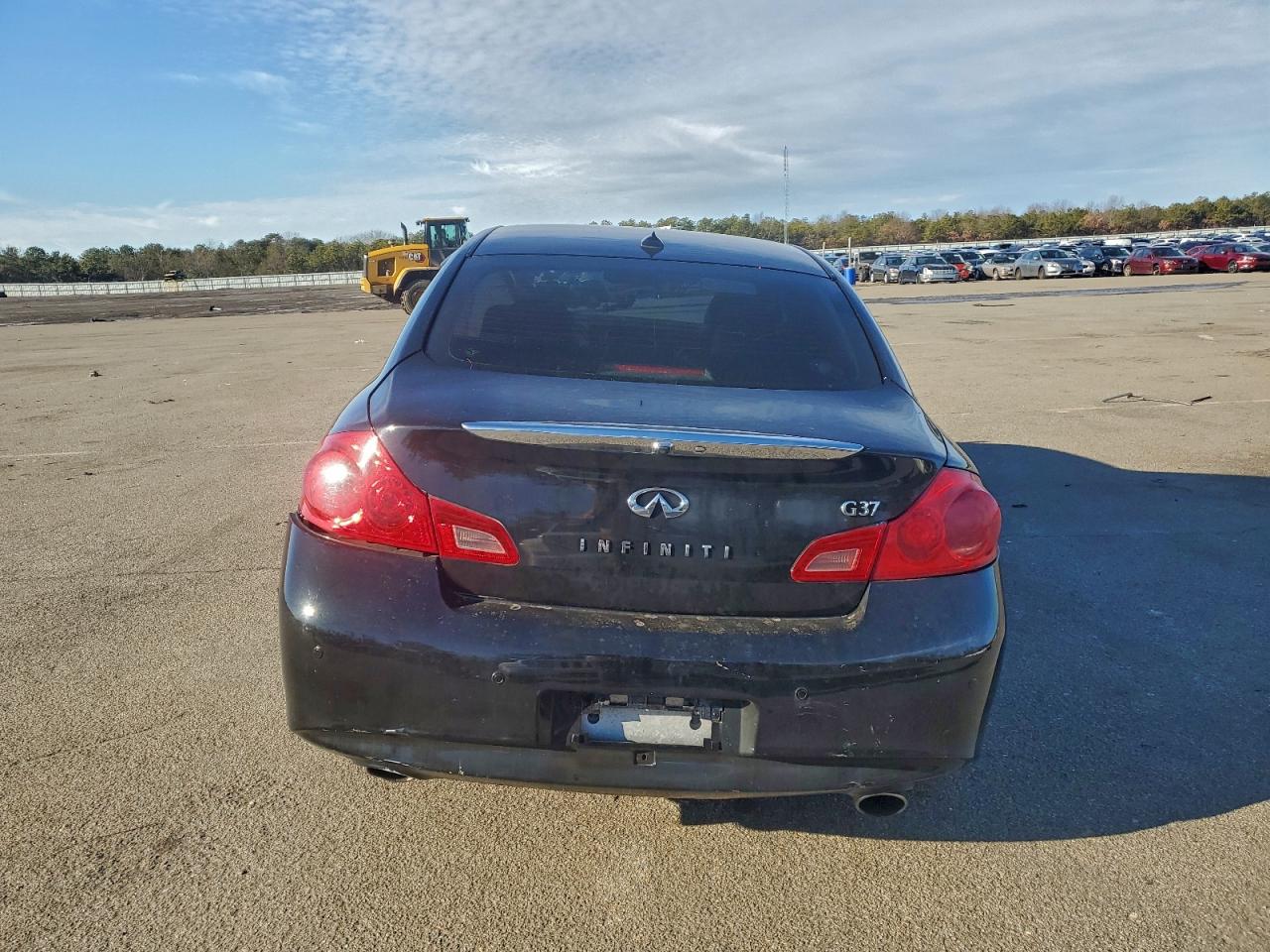 2013 INFINITI G37 photo 6