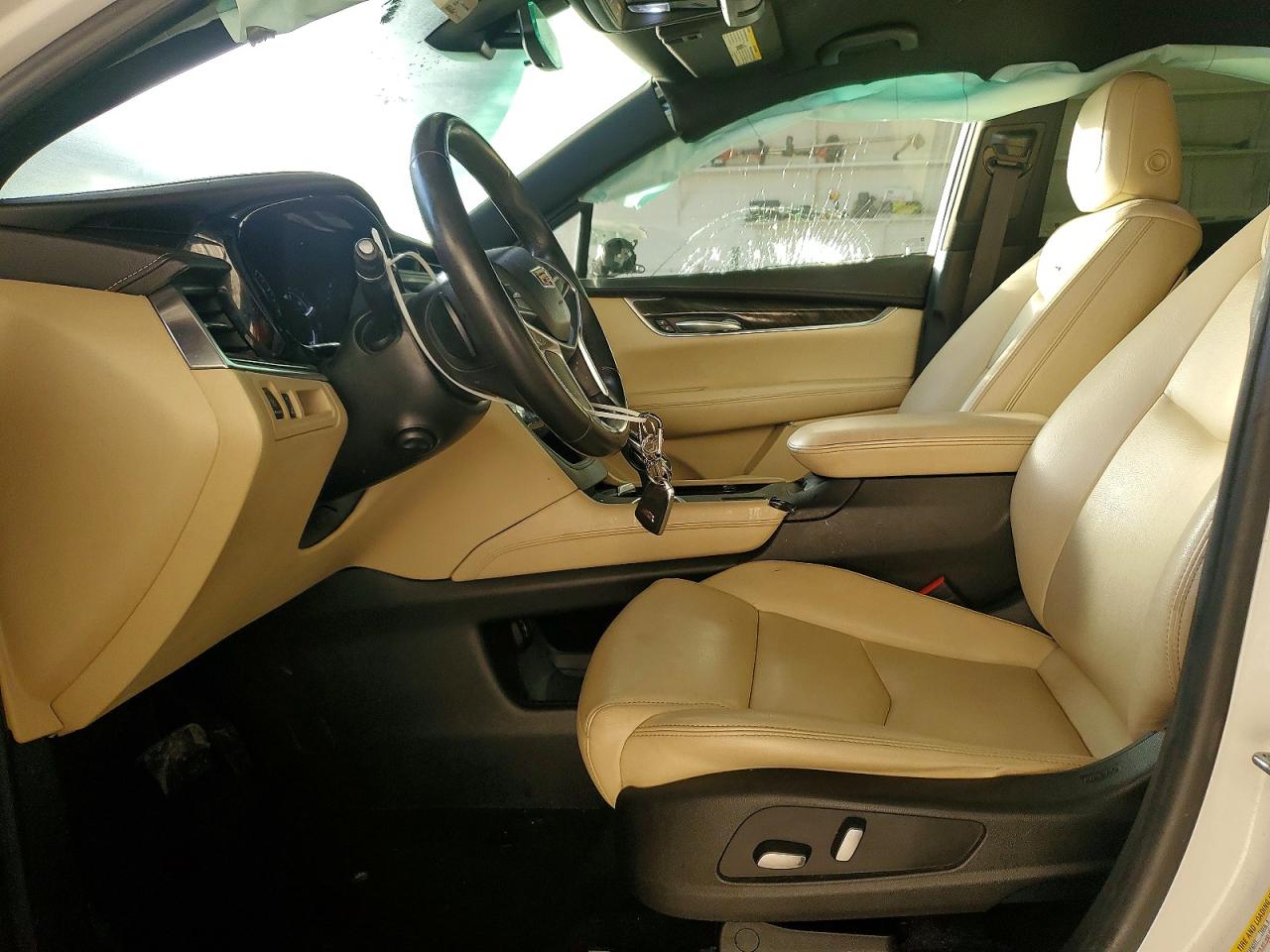 2017 CADILLAC XT5 photo 7