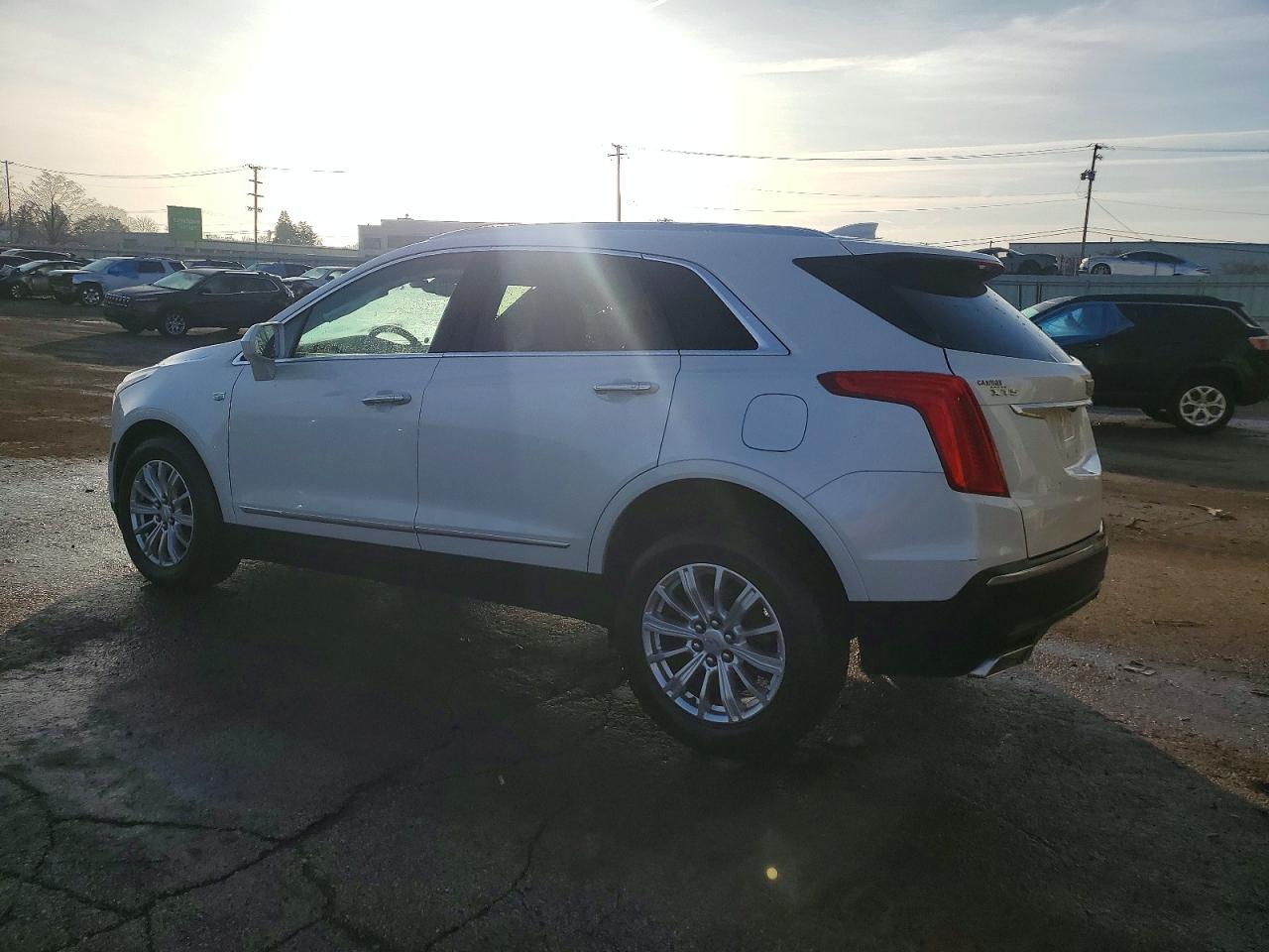 2017 CADILLAC XT5 photo 2