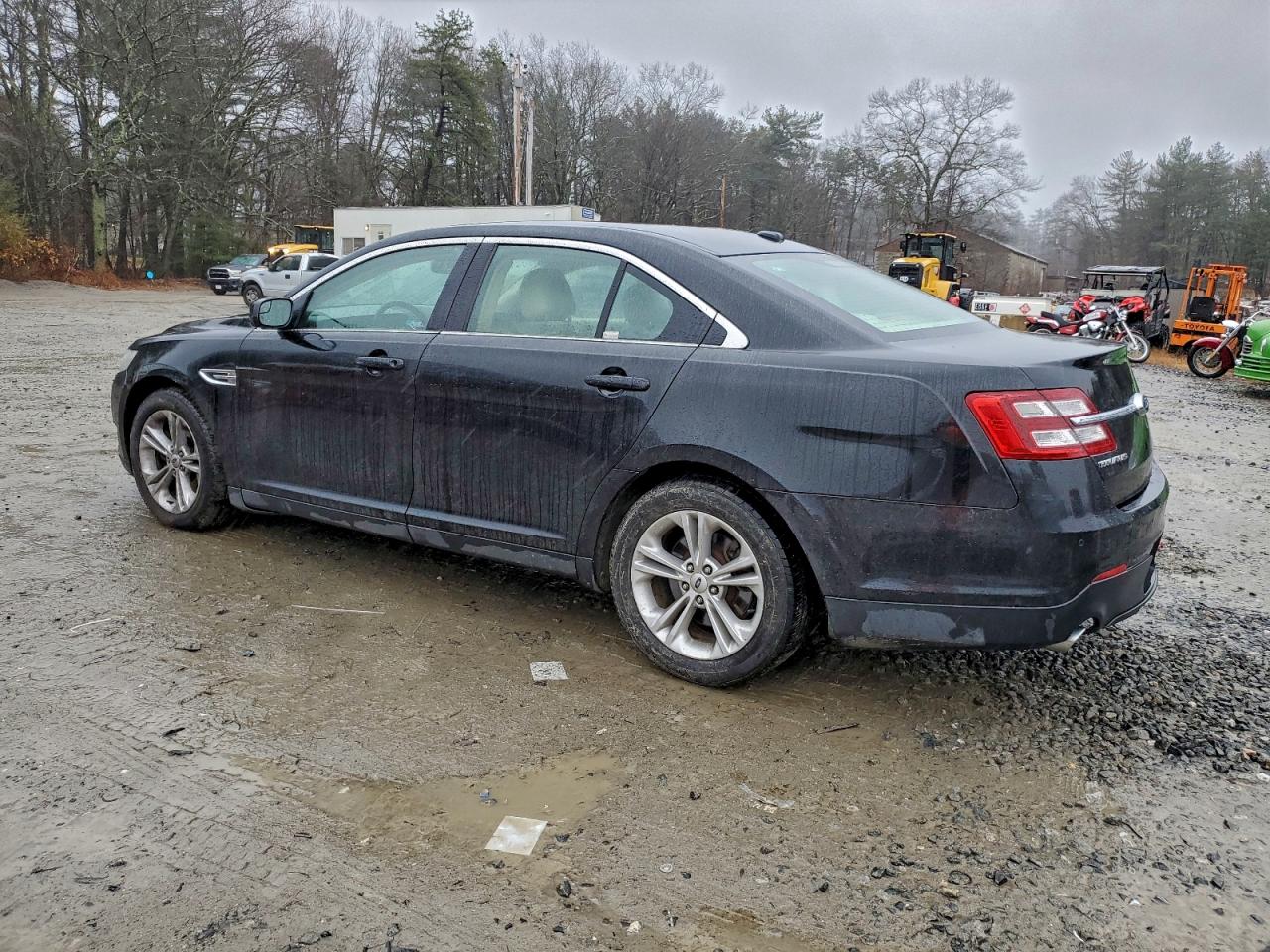 2014 FORD TAURUS SEL photo 2
