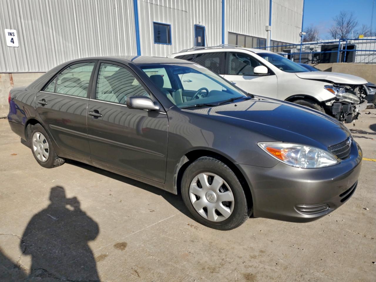 2004 TOYOTA CAMRY LE photo 7
