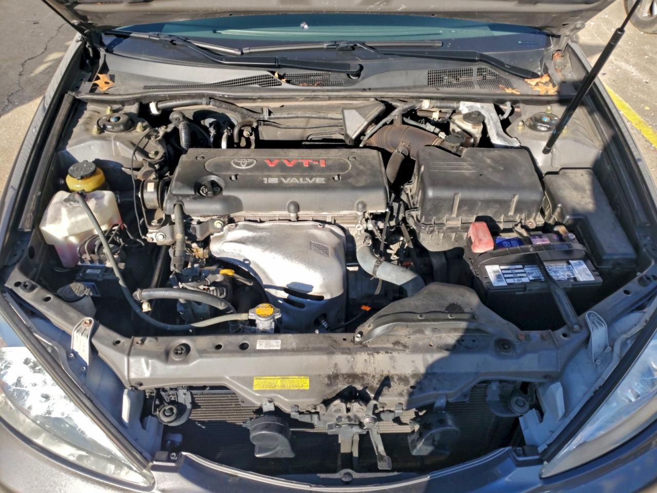 2004 TOYOTA CAMRY LE photo 21