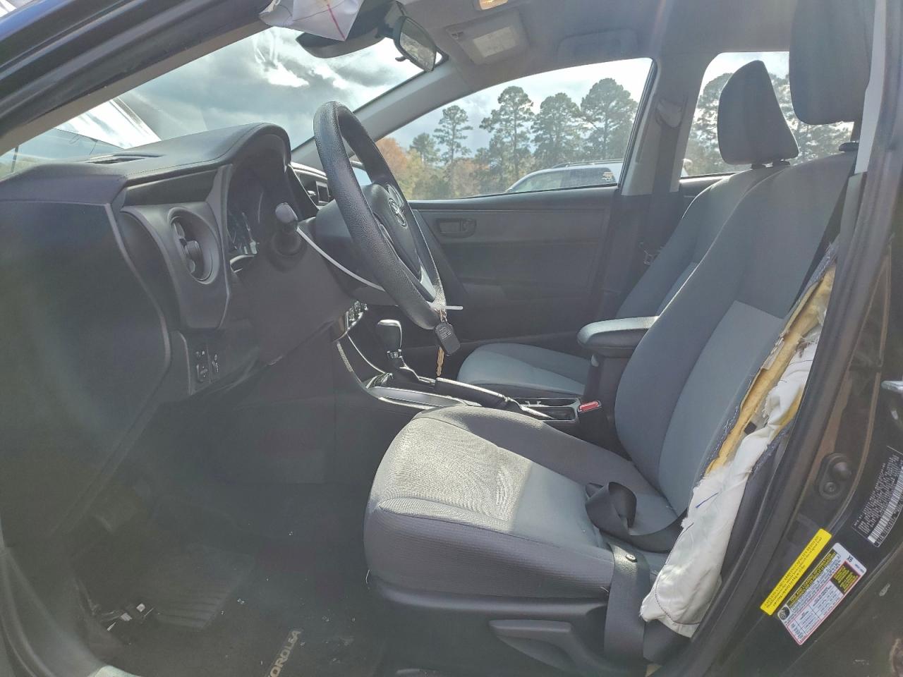 2017 TOYOTA COROLLA L photo 7
