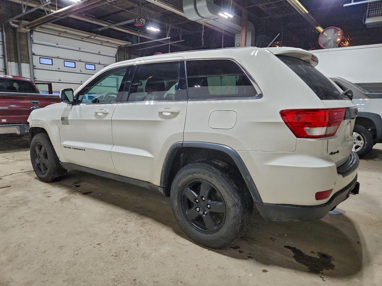 2012 JEEP GRAND CHEROKEE LAREDO photo 2