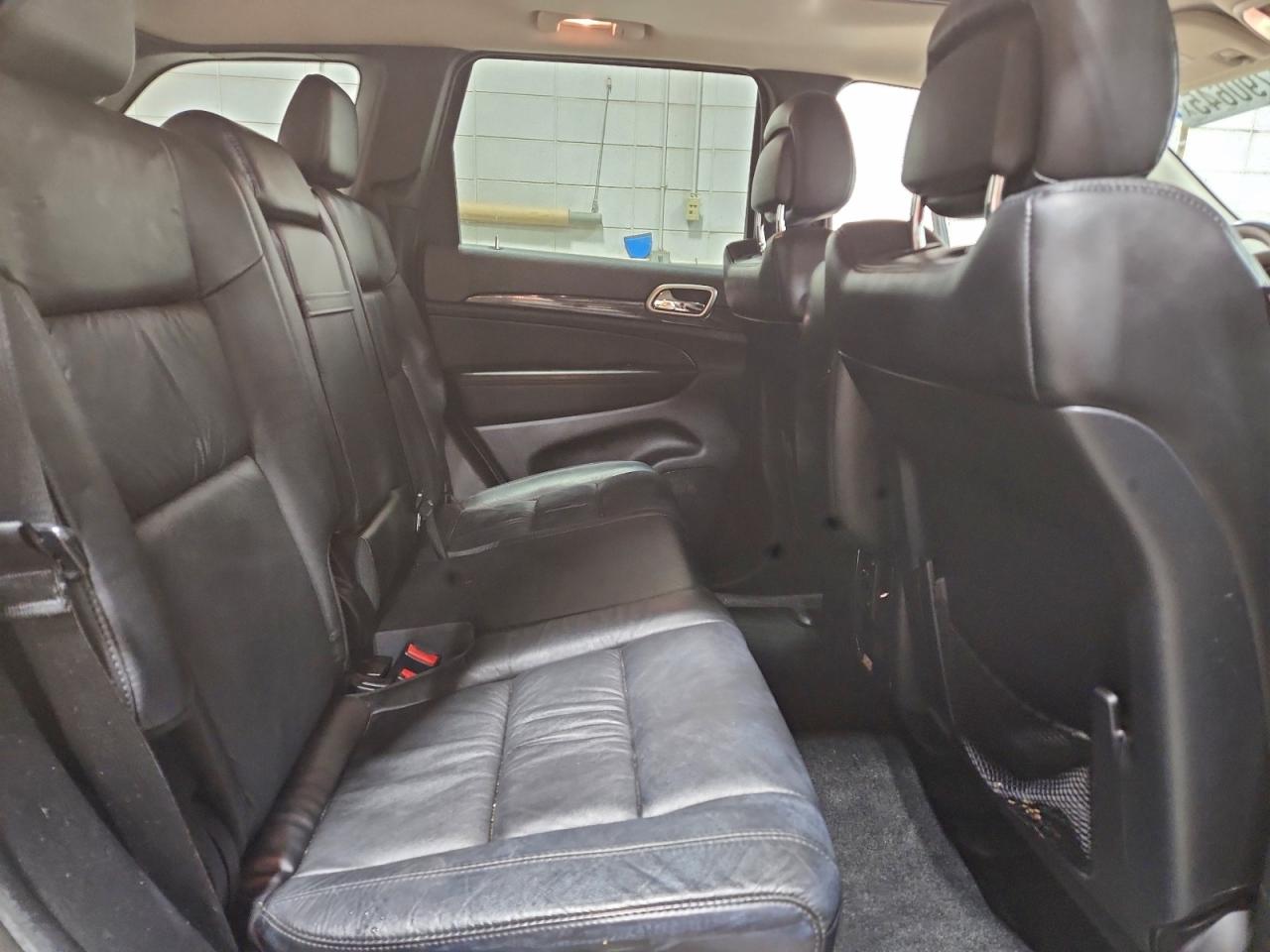 2012 JEEP GRAND CHEROKEE LAREDO photo 11