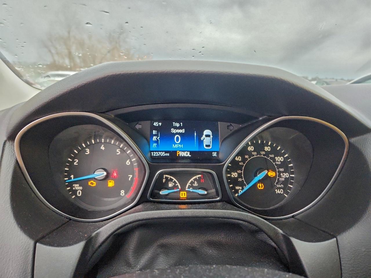 2015 FORD FOCUS SE photo 9