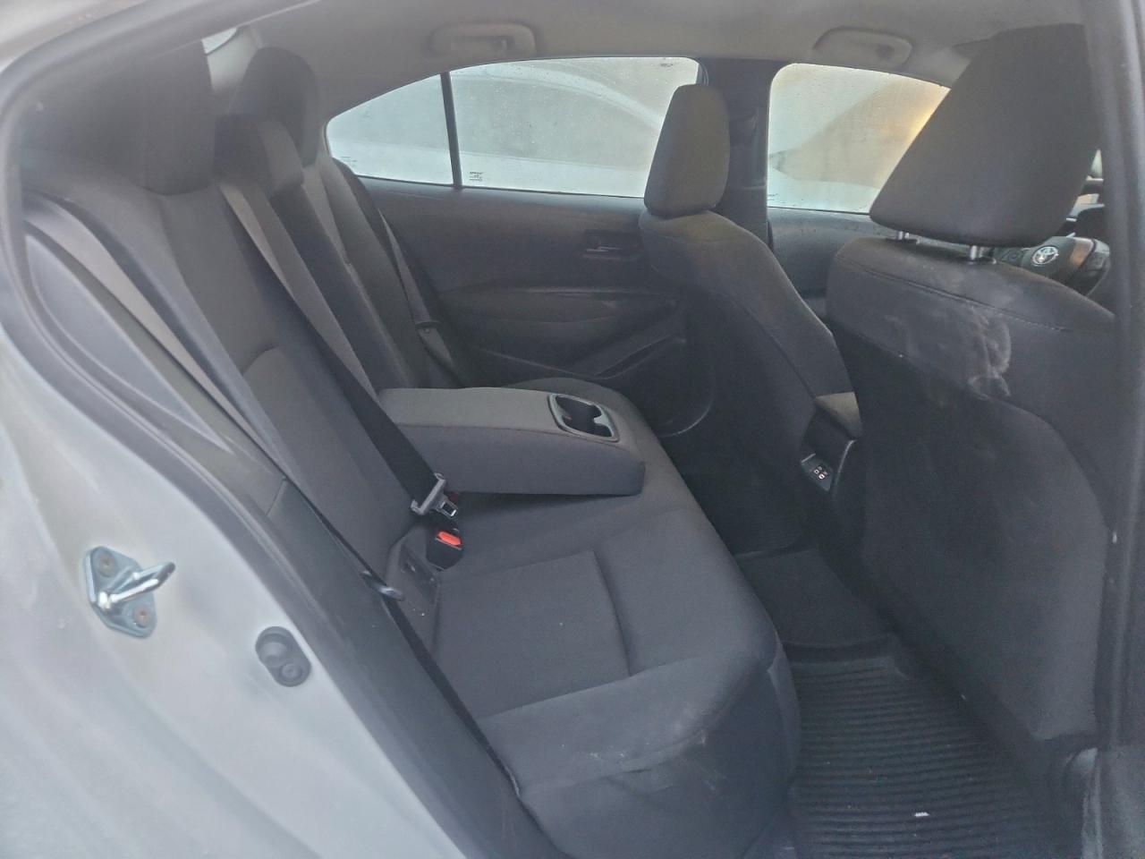 2025 TOYOTA COROLLA LE photo 10