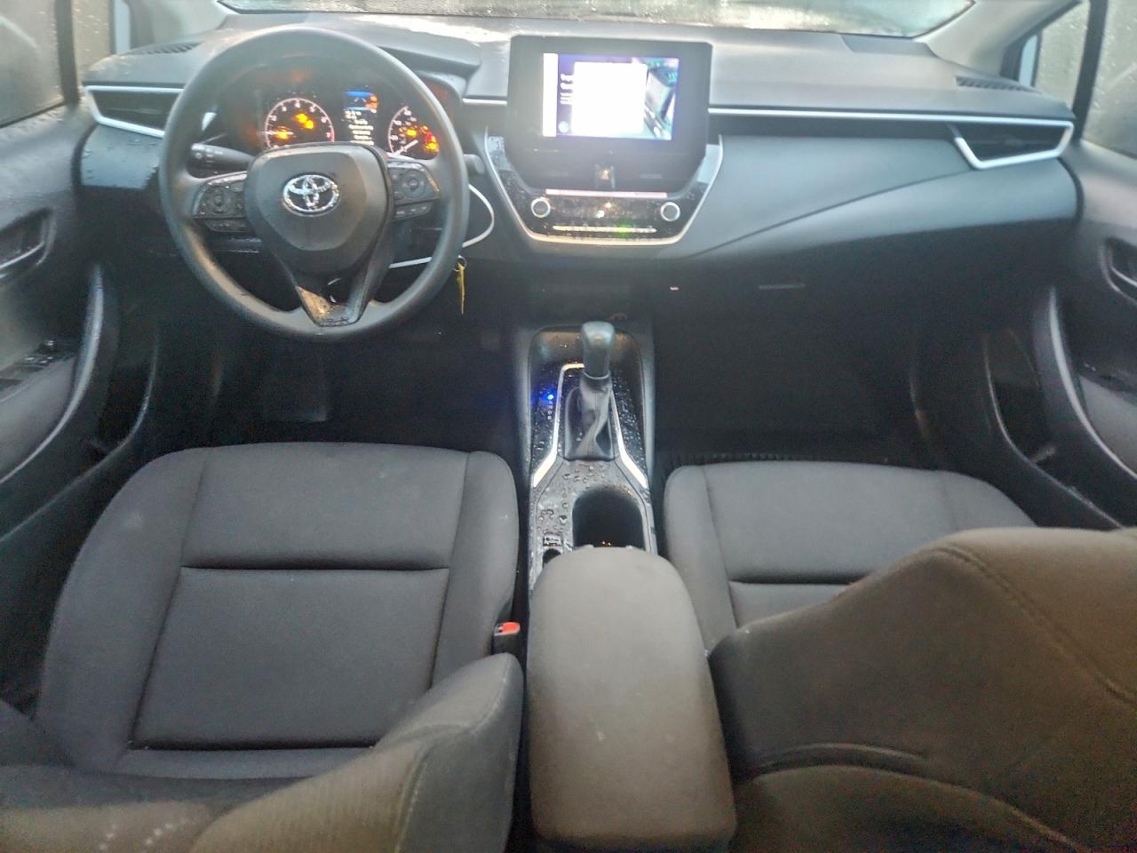 2025 TOYOTA COROLLA LE photo 8