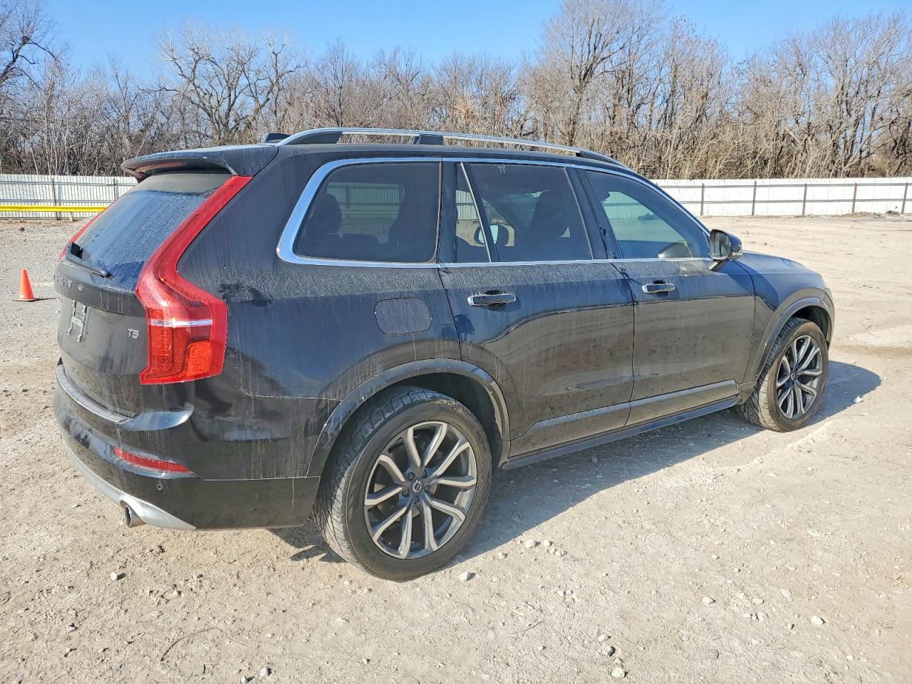 2019 VOLVO XC90 T5 MOMENTUM photo 3