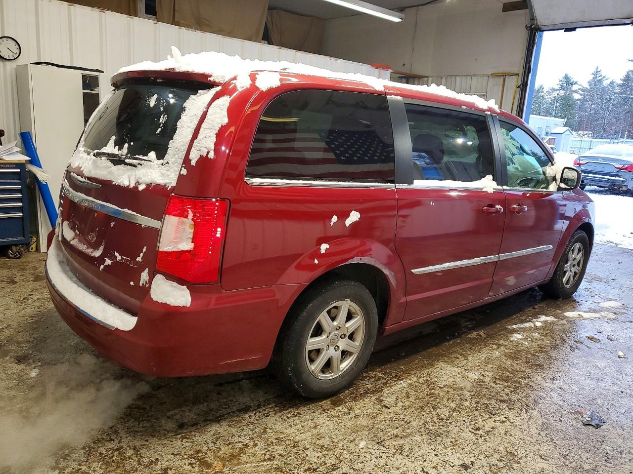 2012 CHRYSLER TOWN & COUNTRY TOURING photo 3
