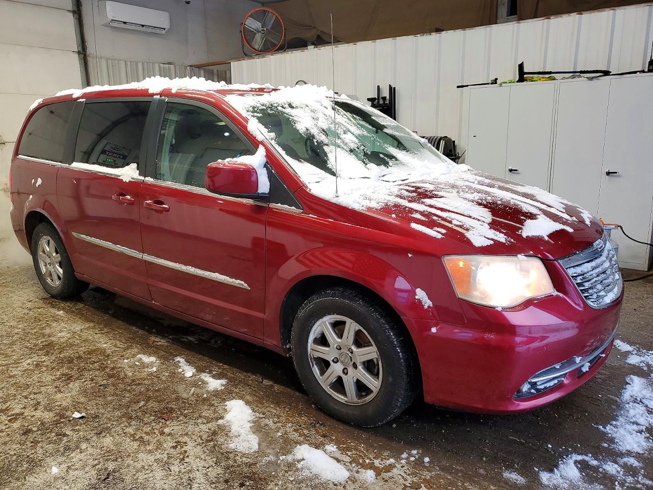 2012 CHRYSLER TOWN & COUNTRY TOURING photo 4