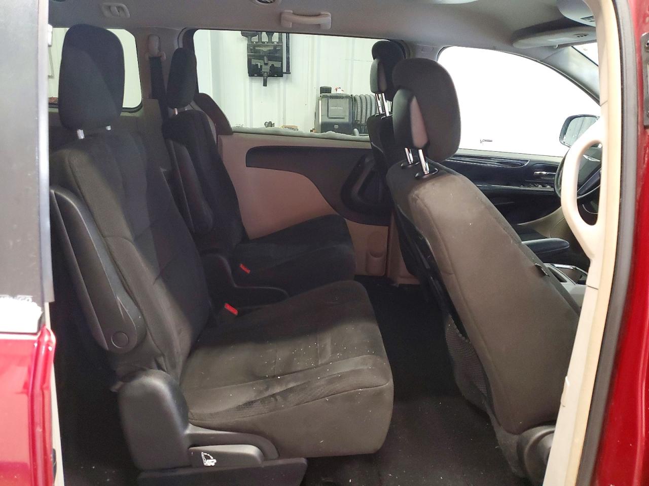 2012 CHRYSLER TOWN & COUNTRY TOURING photo 11