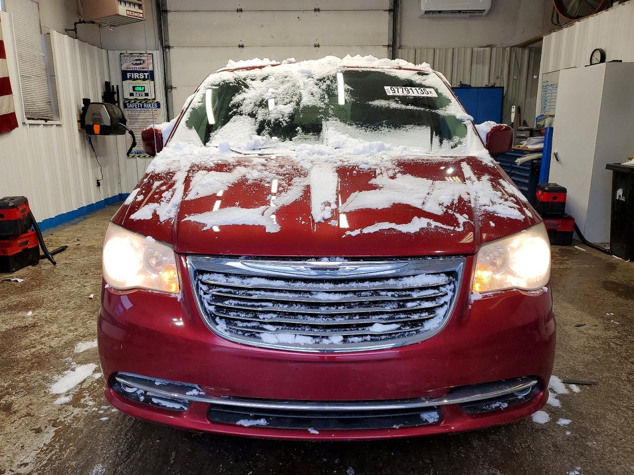 2012 CHRYSLER TOWN & COUNTRY TOURING photo 5