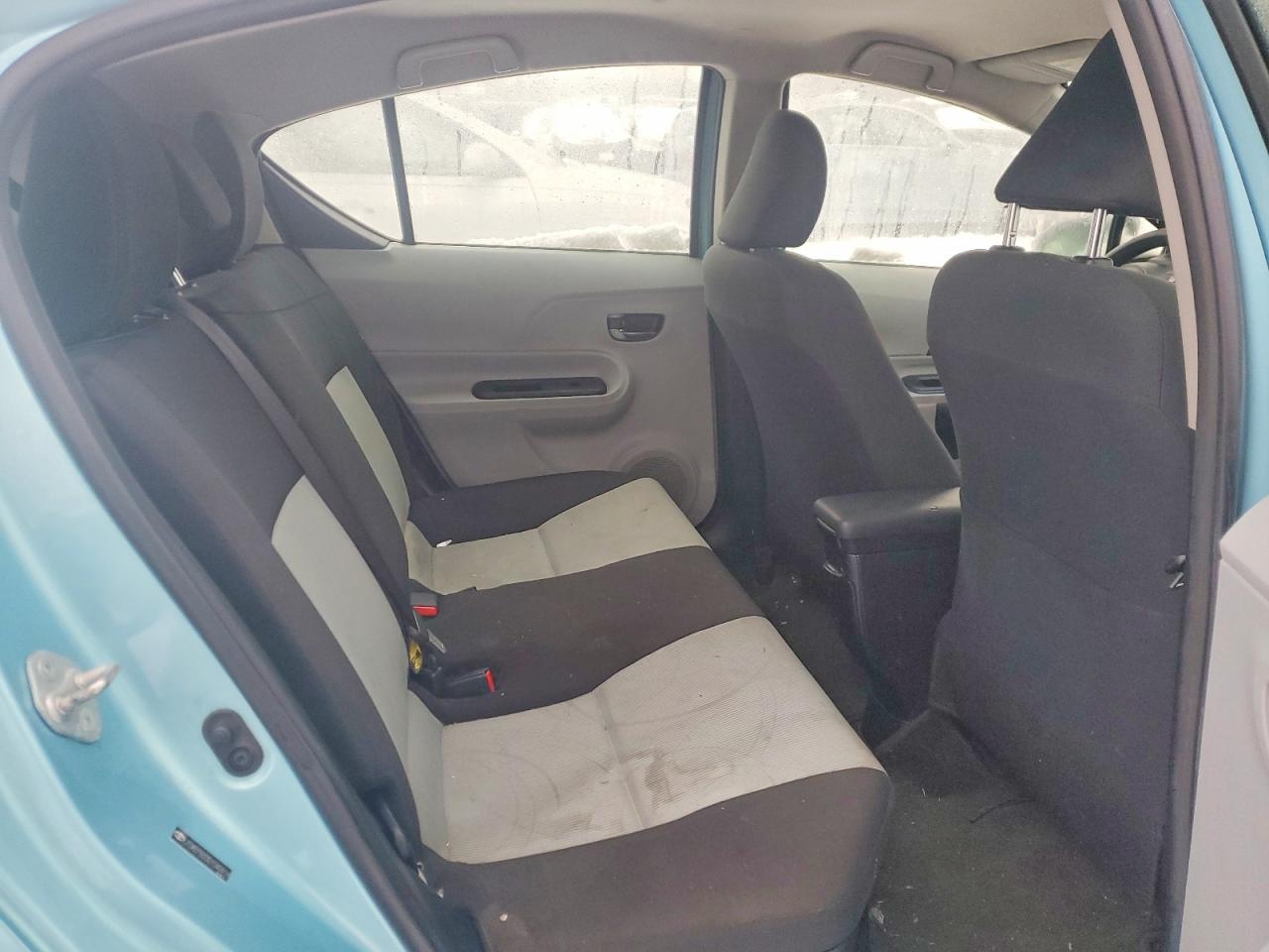 2013 TOYOTA PRIUS C photo 19