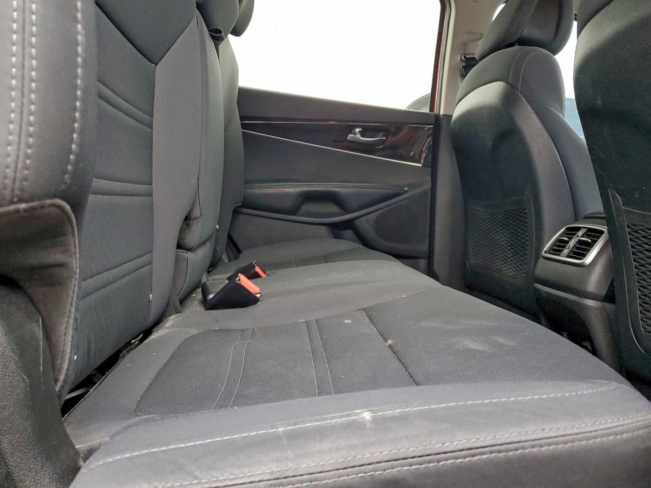 2016 KIA SORENTO LX photo 11