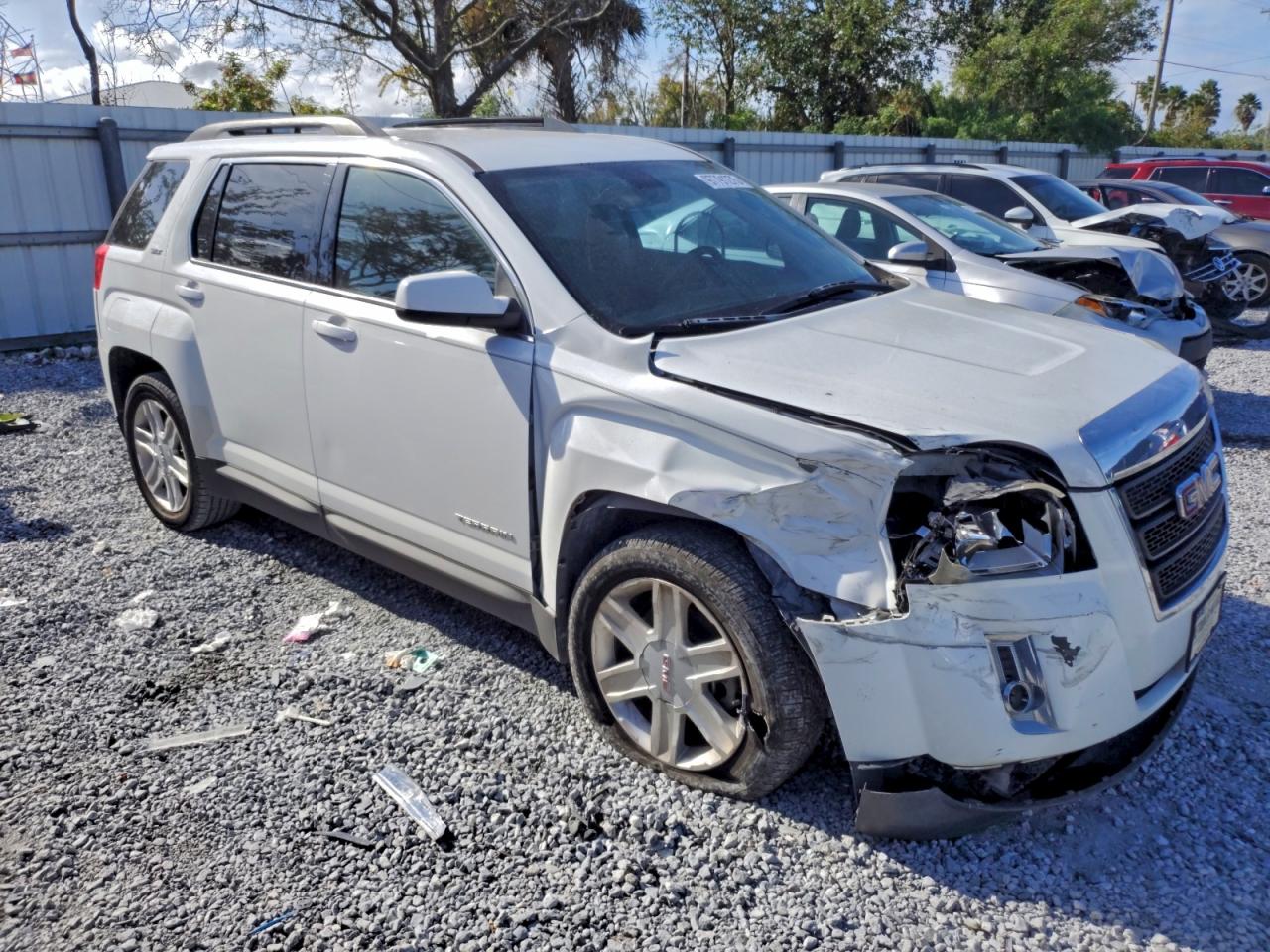 2011 GMC TERRAIN SLT photo 10