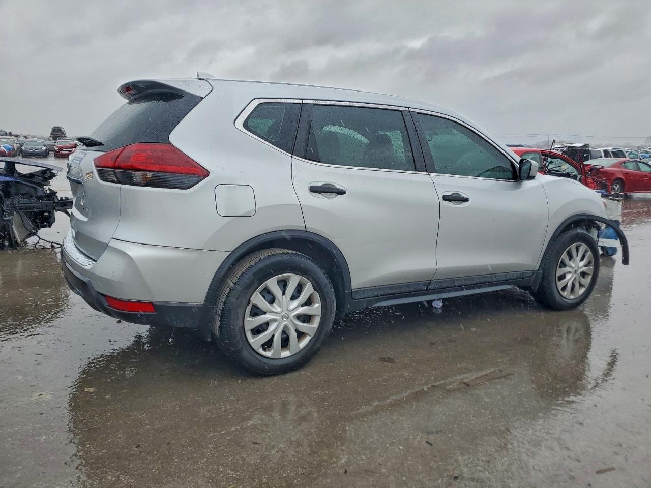 2018 NISSAN ROGUE S photo 5
