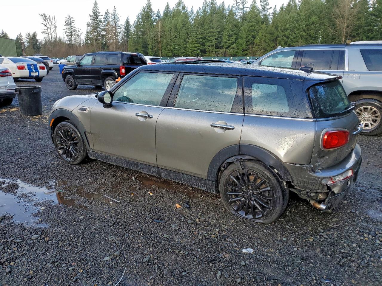 2017 MINI COOPER CLUBMAN photo 2