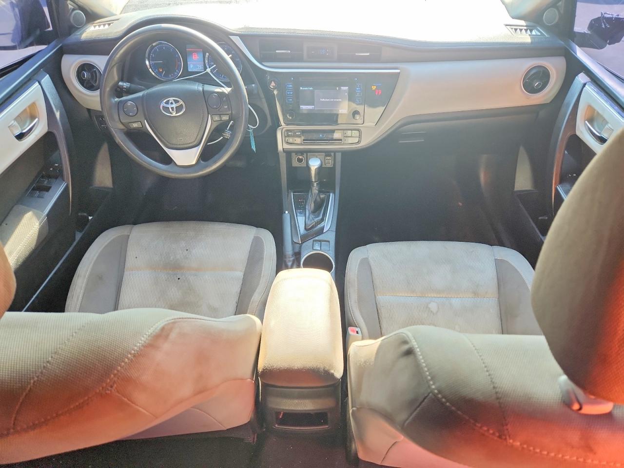 2018 TOYOTA COROLLA L photo 8