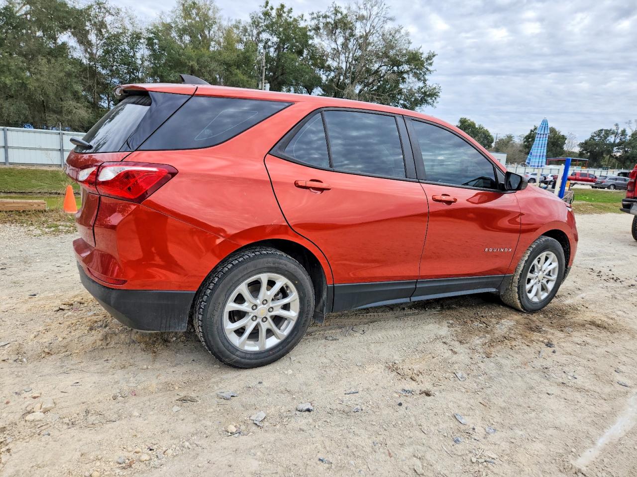 2020 CHEVROLET EQUINOX LS photo 3