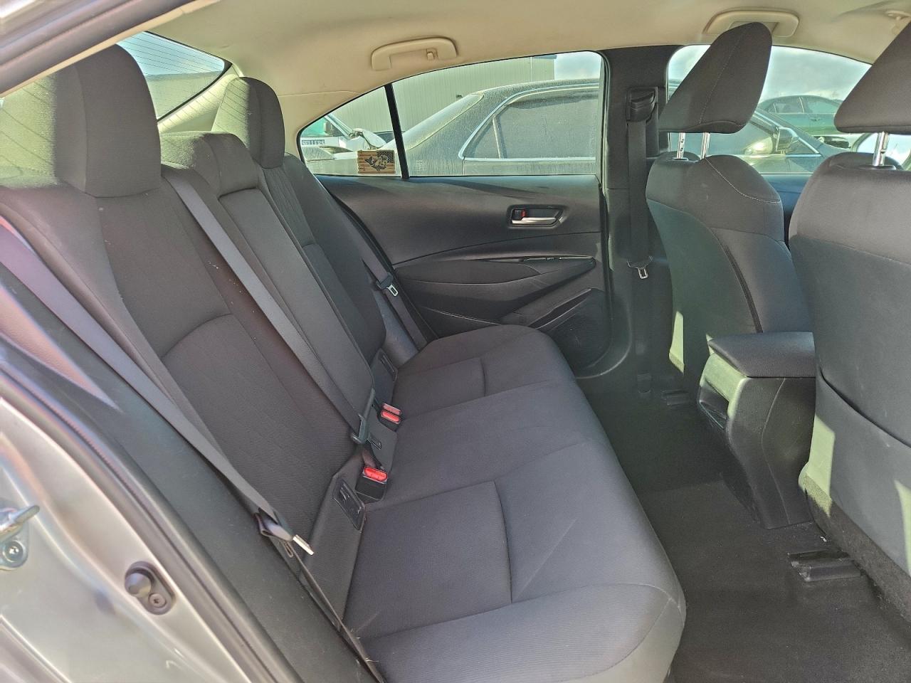 2020 TOYOTA COROLLA LE photo 10