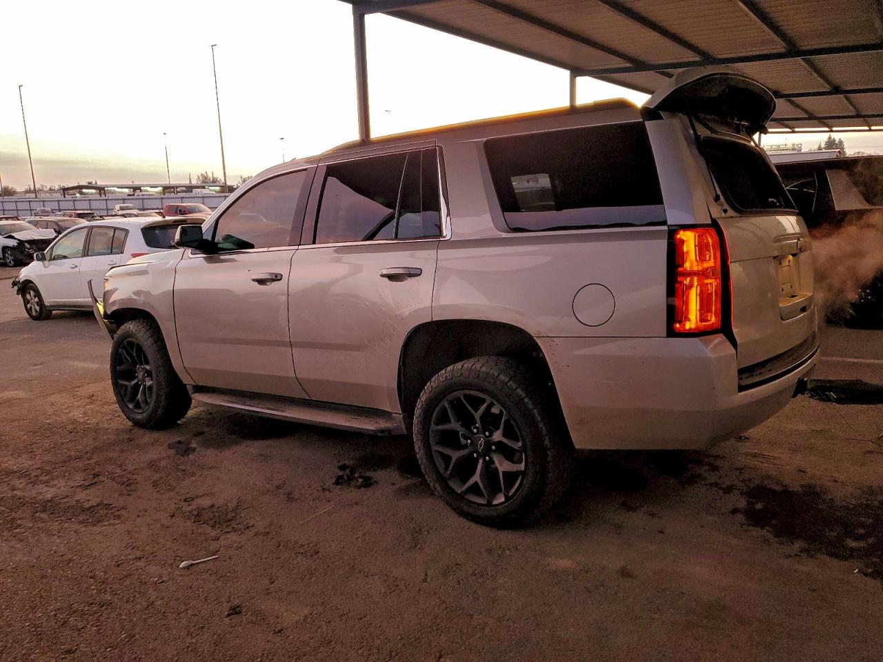 2016 CHEVROLET TAHOE C1500 LS photo 2
