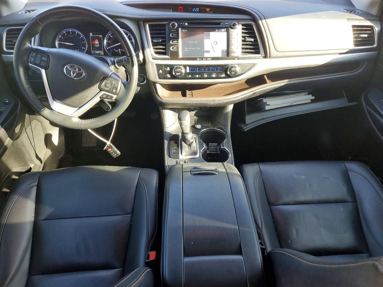 2019 TOYOTA HIGHLANDER SE photo 8