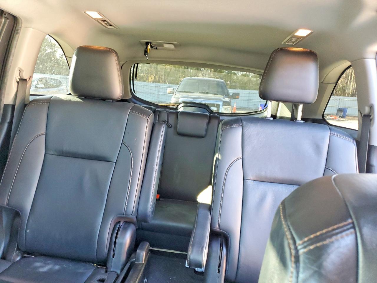 2019 TOYOTA HIGHLANDER SE photo 10